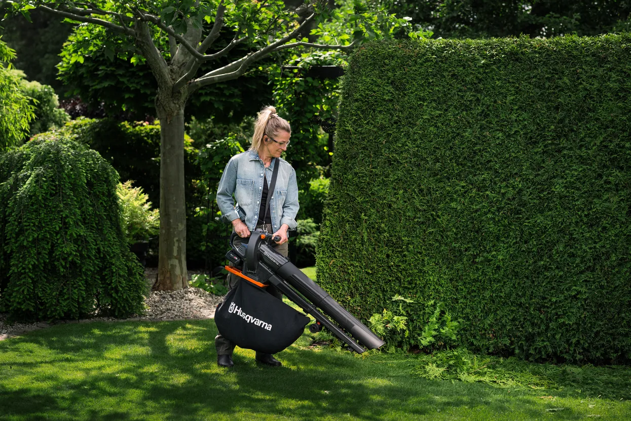 Husqvarna Aspire™ BVX-P4A cu acumulator și încărcător